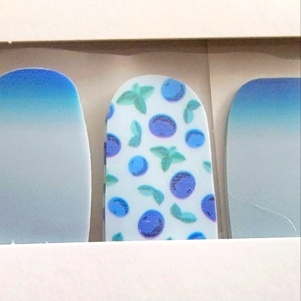 Color Street - Berry Sweet, New in Packaging